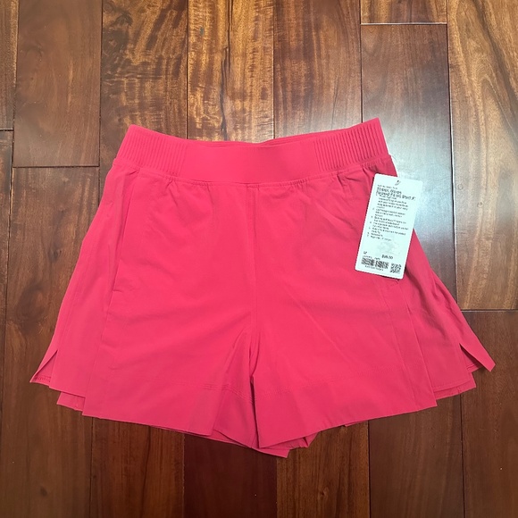 Lululemon Stretch Woven Relaxed-Fit High-Rise Short 4" (cherrymist) - Picture 6 of 8